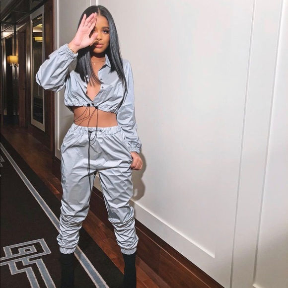 SOLD🌸🌸🌸Reflective cropped hoodie ser - Picture 1 of 3